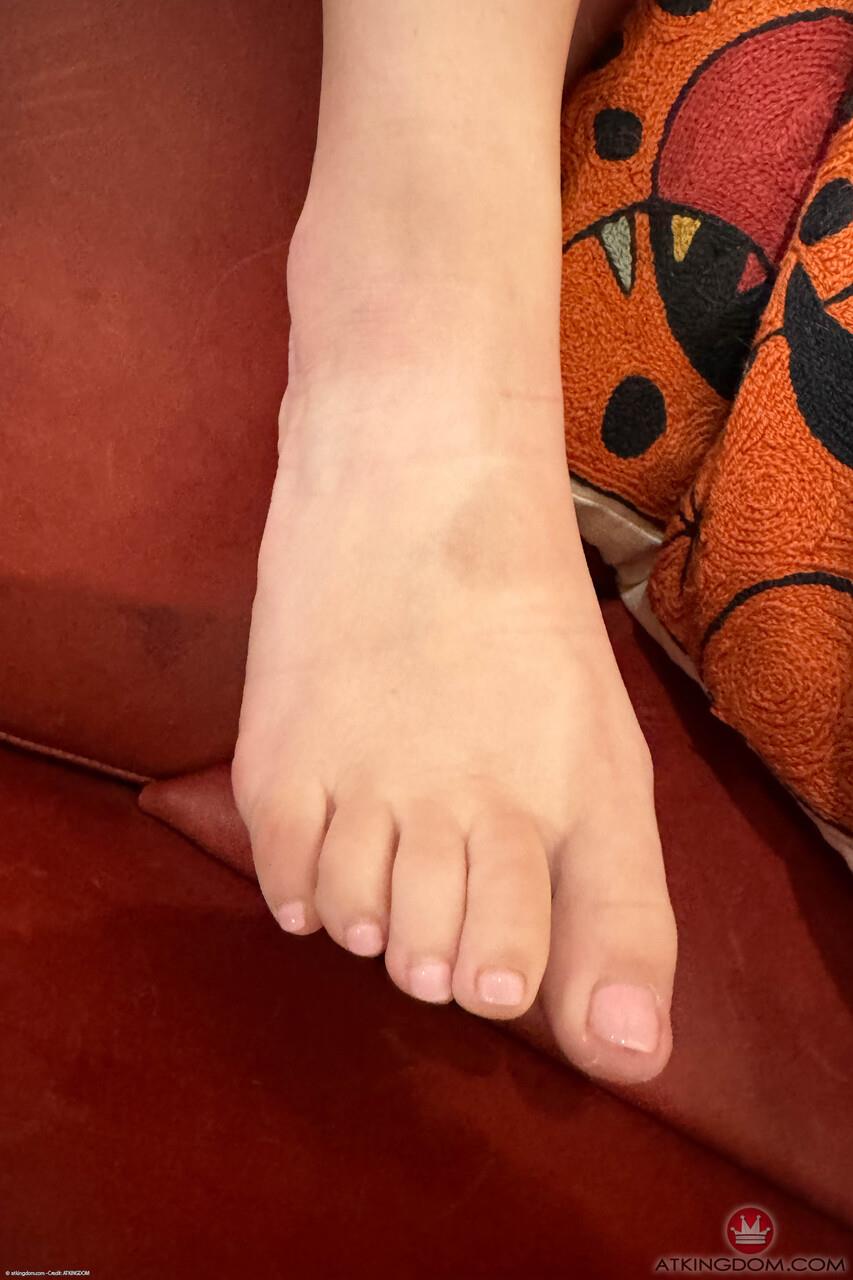 Loira da bunda grande em um ensaio pelada mostrando tudo 3